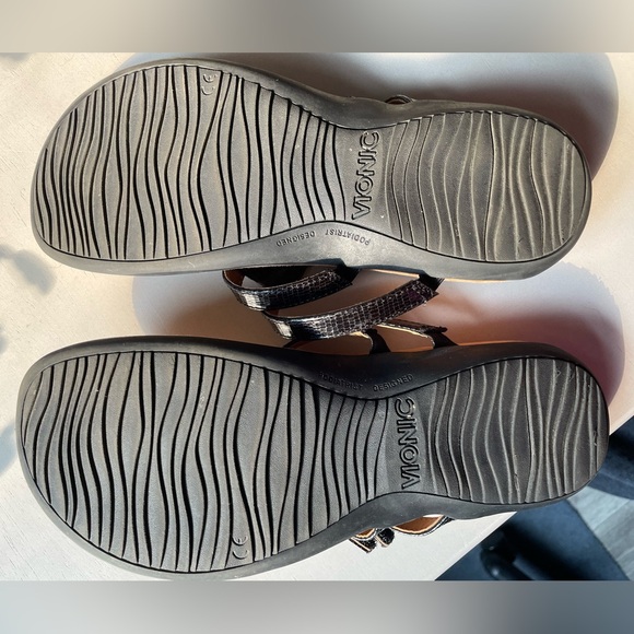 Vionic Elvia Women’s‎ Adjustable Black and Tan Orthotic Sandals size 7.5 - Picture 7 of 8